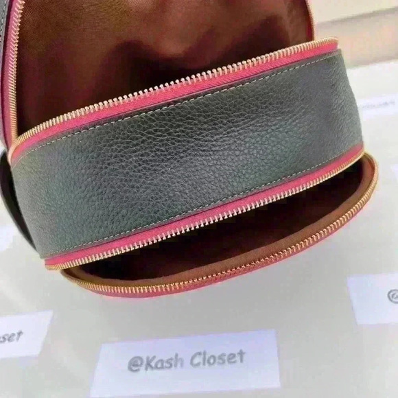 Coach Backpack With Souvenir Patches In Blocked Signature - Picture 12 of 12